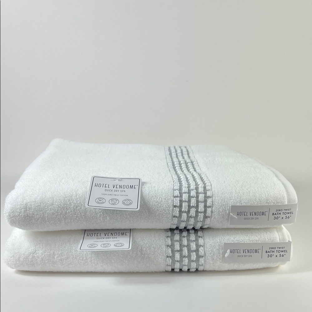 Hotel Vendome Bath Towels Spa White Gray Plush Cotton Zero Twist Set of 2 NEW